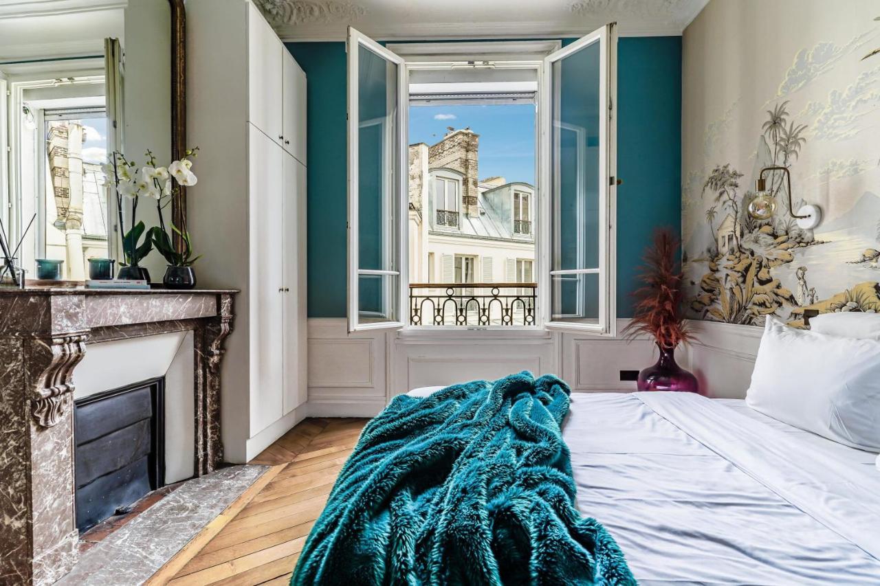 Magnificent Luxury Penthouse Apartment In A Prestigious Neighborhood Of Paris With A Eiffel Tower View From Balcony Short Walk To Palais Galliera And Avenue Montaigne Fashion Stores Exterior photo