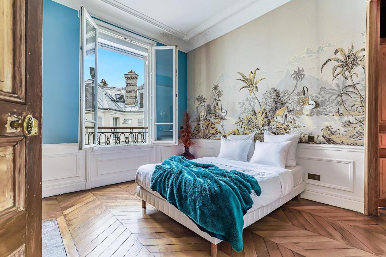 Magnificent Luxury Penthouse Apartment In A Prestigious Neighborhood Of Paris With A Eiffel Tower View From Balcony Short Walk To Palais Galliera And Avenue Montaigne Fashion Stores Exterior photo